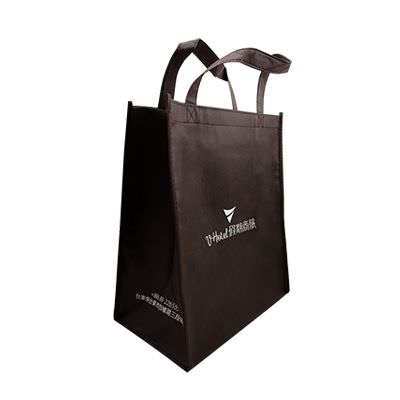 18 BAG 环保袋，国内外五星级饭店认可的专业品质，量身订制尺寸，客制化 LOGO，各种环保袋、不织布手提袋、宣传购物袋、收纳袋、礼品包装袋、活动赠品袋、保温袋、覆膜袋、保冷袋、无纺袋、帆布袋、棉布袋、福袋、束口袋、备品袋、防尘袋