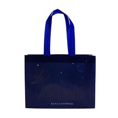 18 BAG 环保袋，国内外五星级饭店认可的专业品质，量身订制尺寸，客制化 LOGO，各种环保袋、不织布手提袋、宣传购物袋、收纳袋、礼品包装袋、活动赠品袋、保温袋、覆膜袋、保冷袋、无纺袋、帆布袋、棉布袋、福袋、束口袋、备品袋、防尘袋